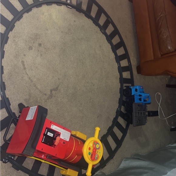 Electric ride on train - Picture 3 of 3